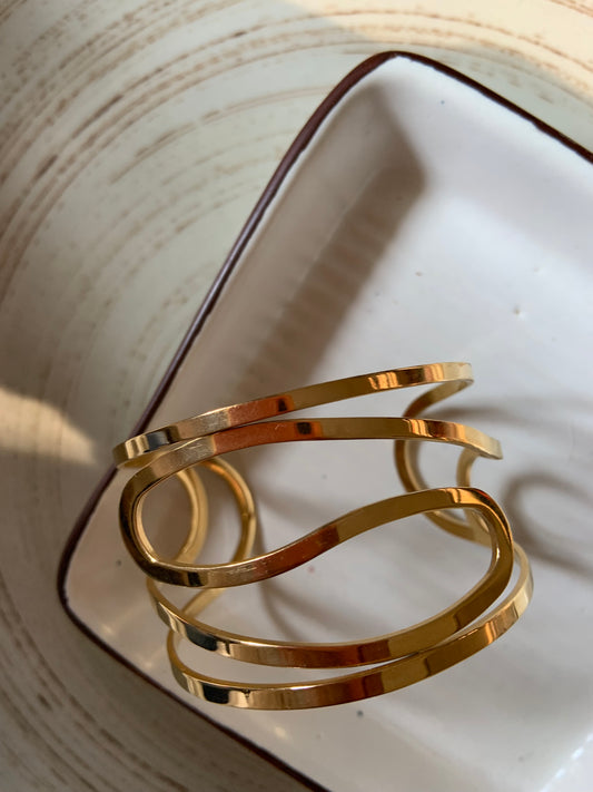Abstract Cuff