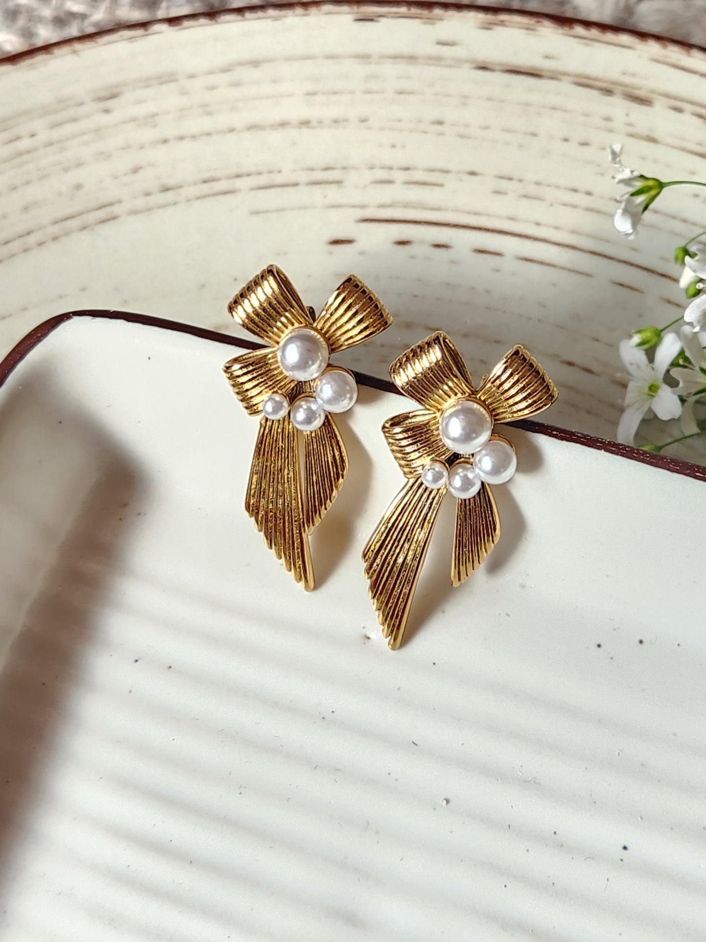 Kawai Pearl Bow Earrings