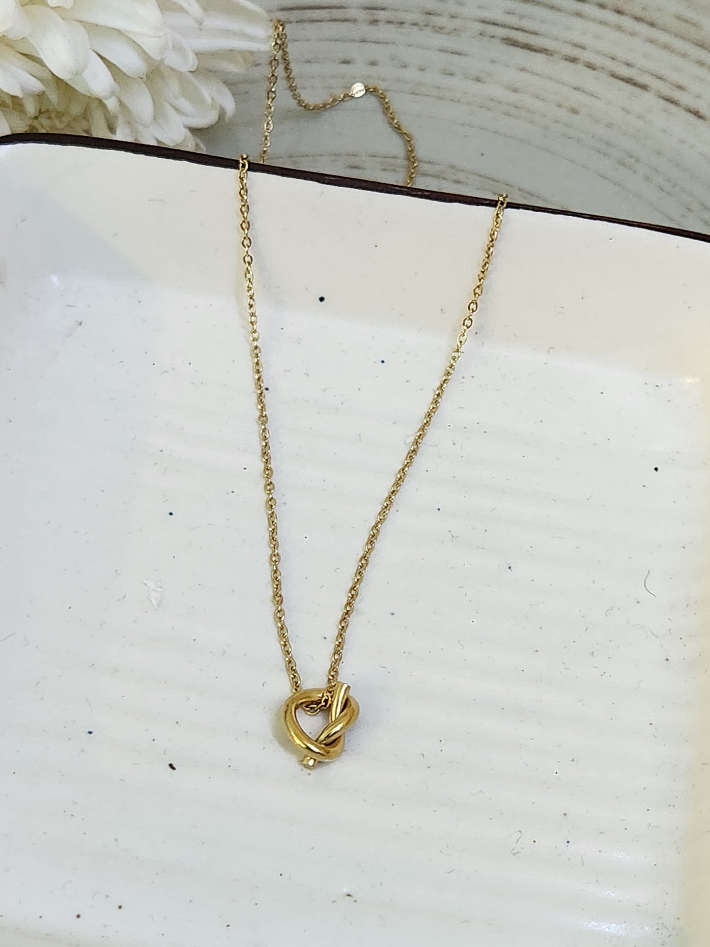 Cute Knot Necklace