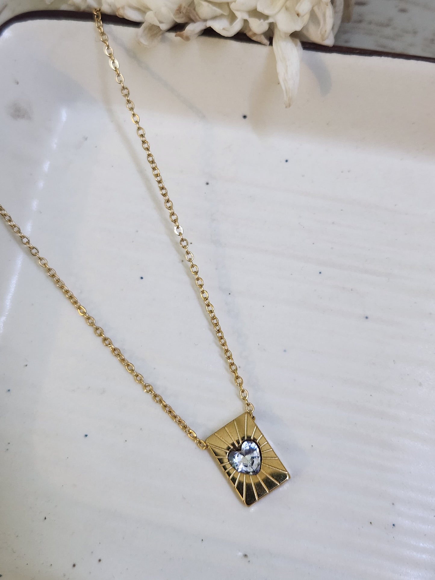 Retro Emfeaded Heart Necklace