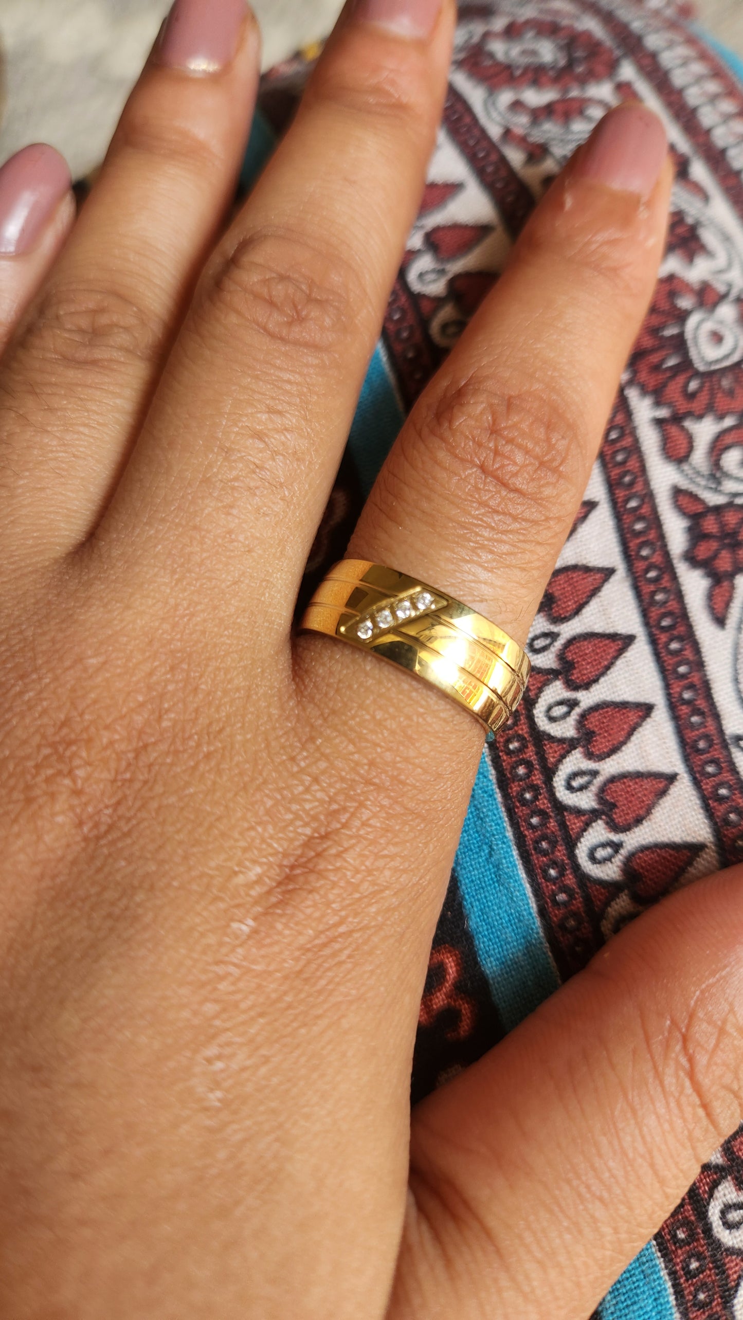 Three Way Band With Zircon Rings