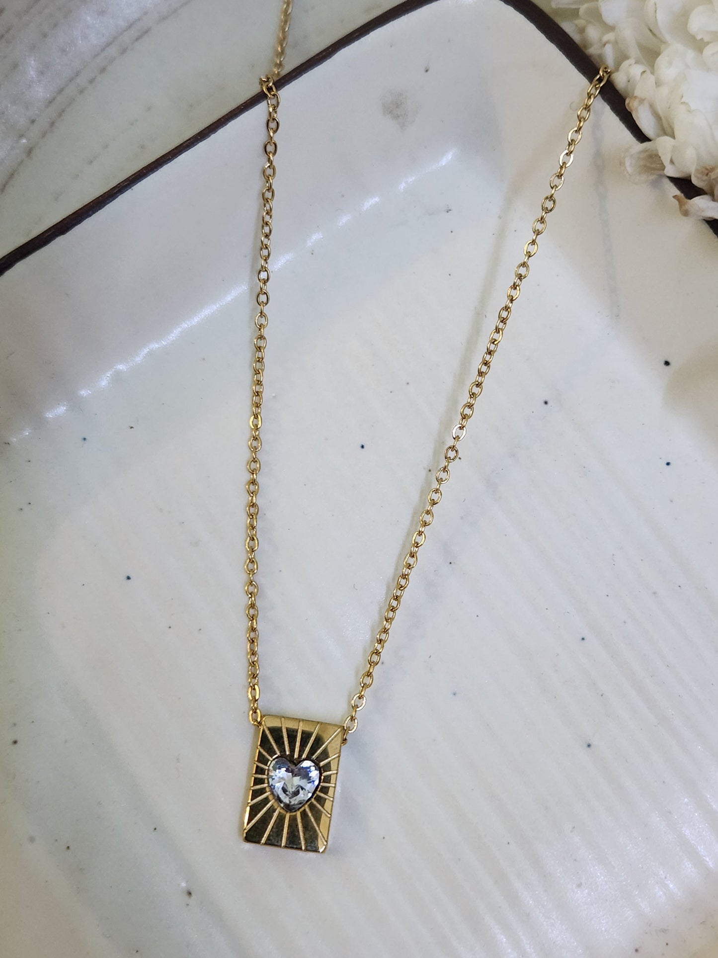 Retro Emfeaded Heart Necklace