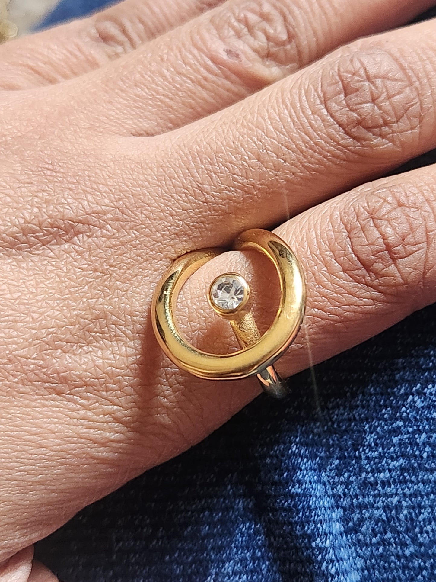 Intriangle Zircon Rings