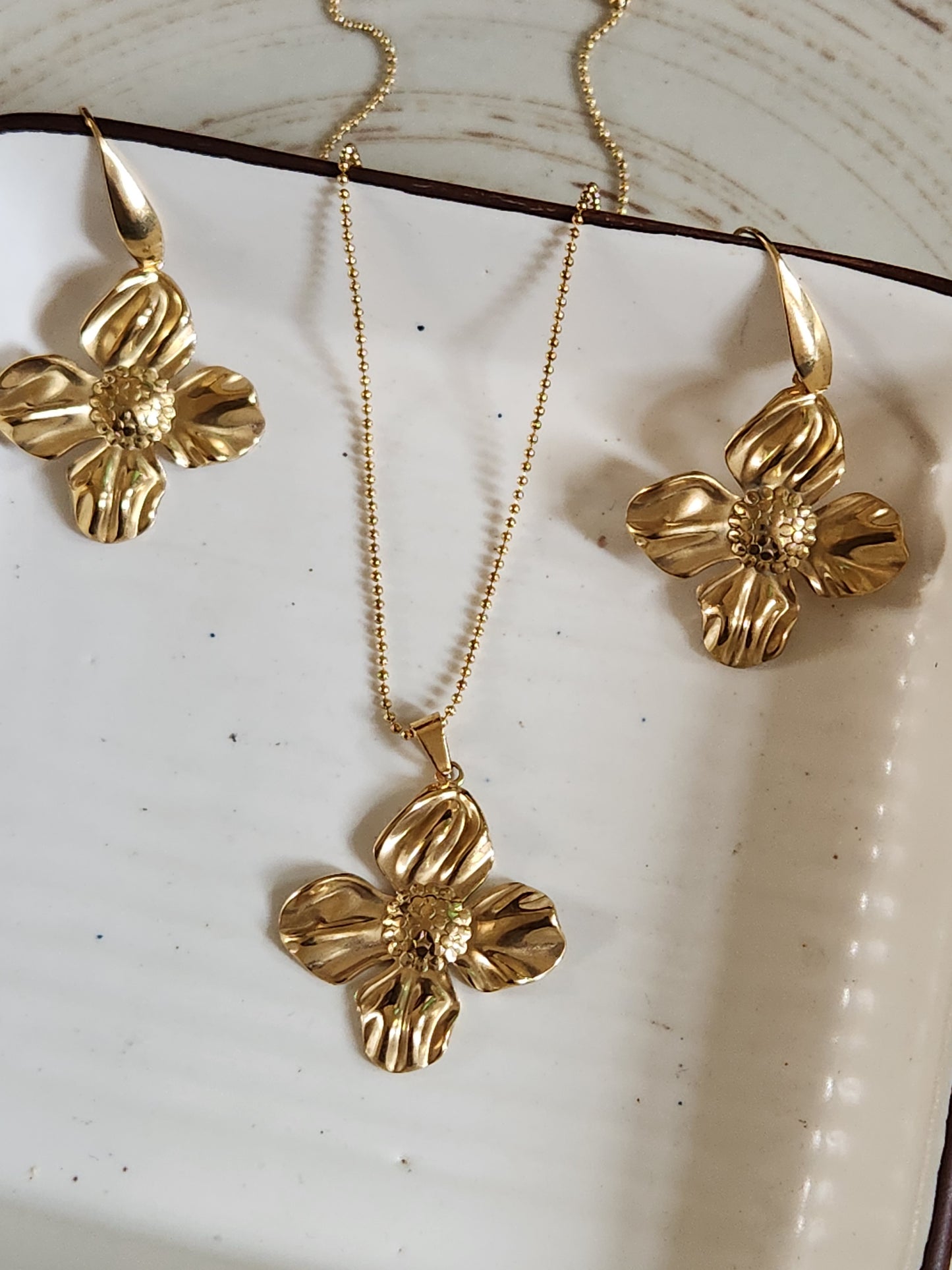 Wild Flow Necklace Set With Earrings