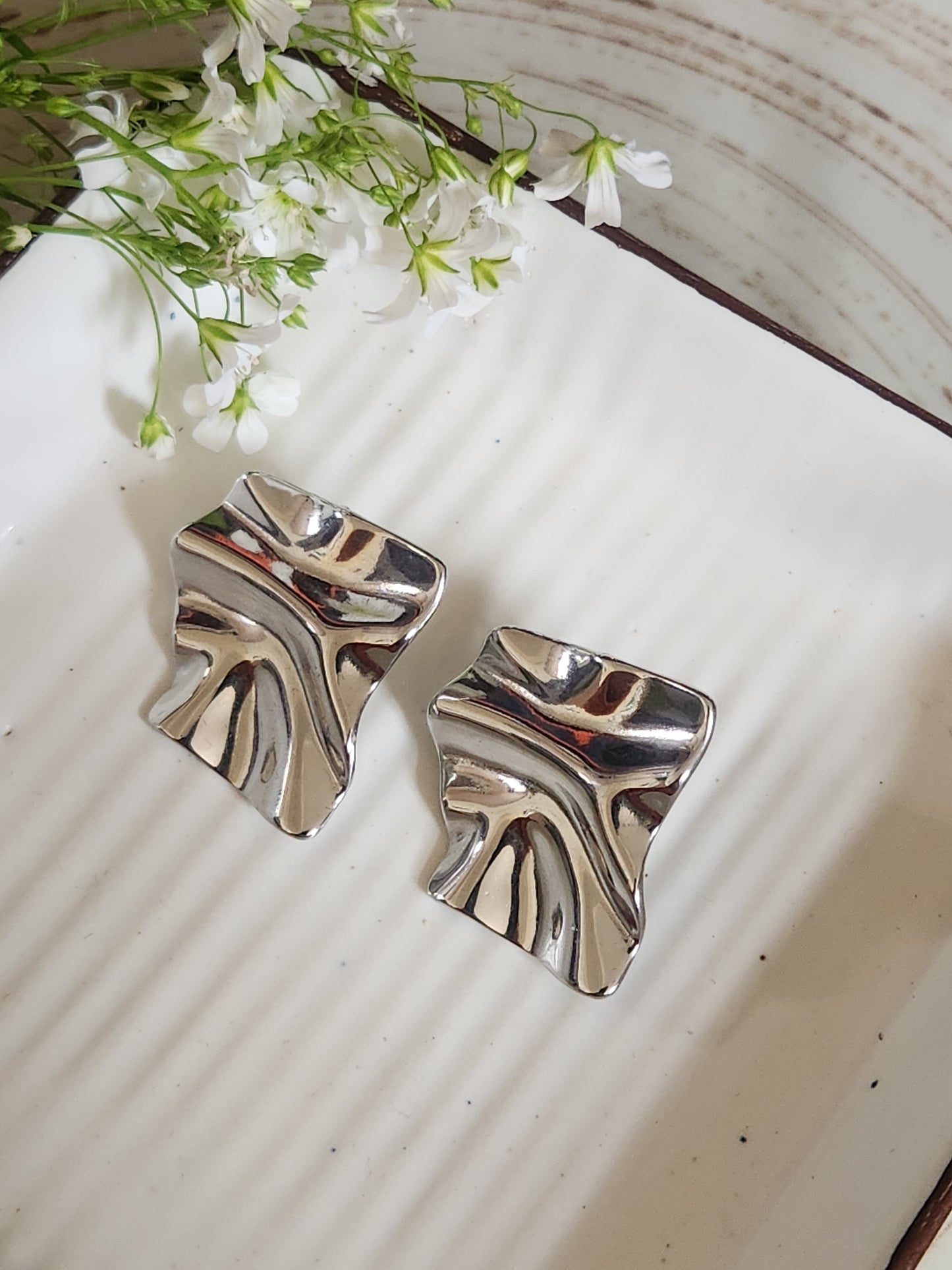 Sliver Square Wrinkle Studs