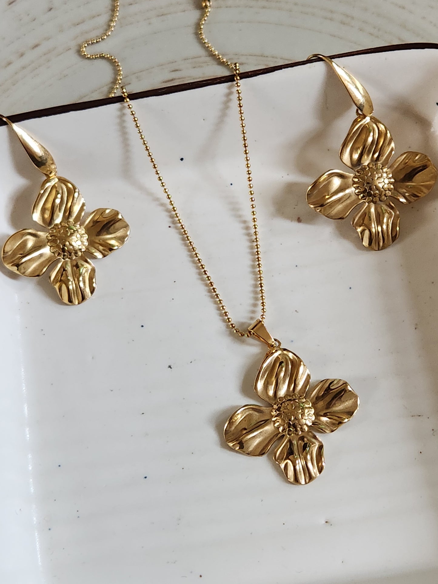 Wild Flow Necklace Set With Earrings
