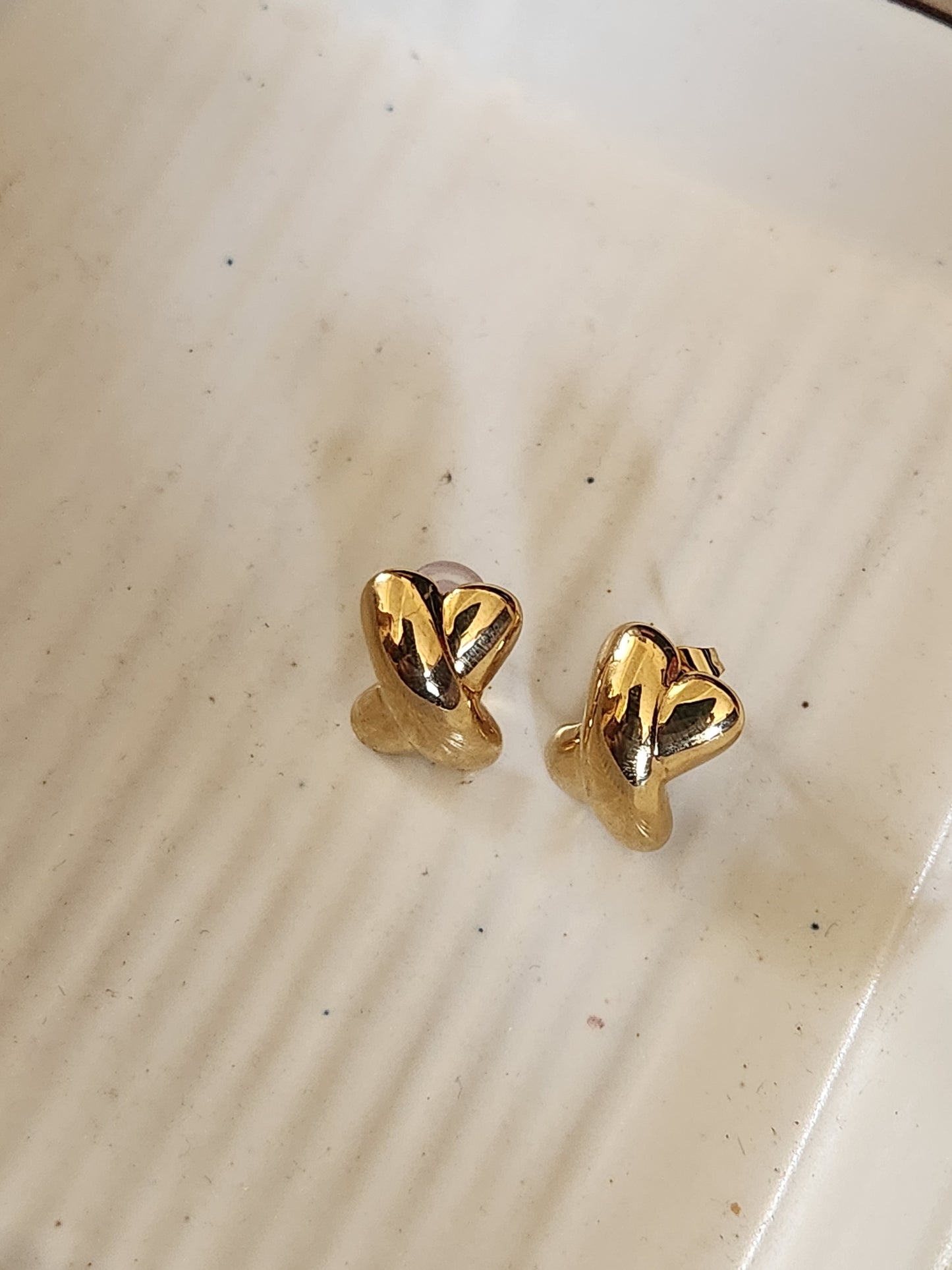Cross Mini Kawai Studs Gold