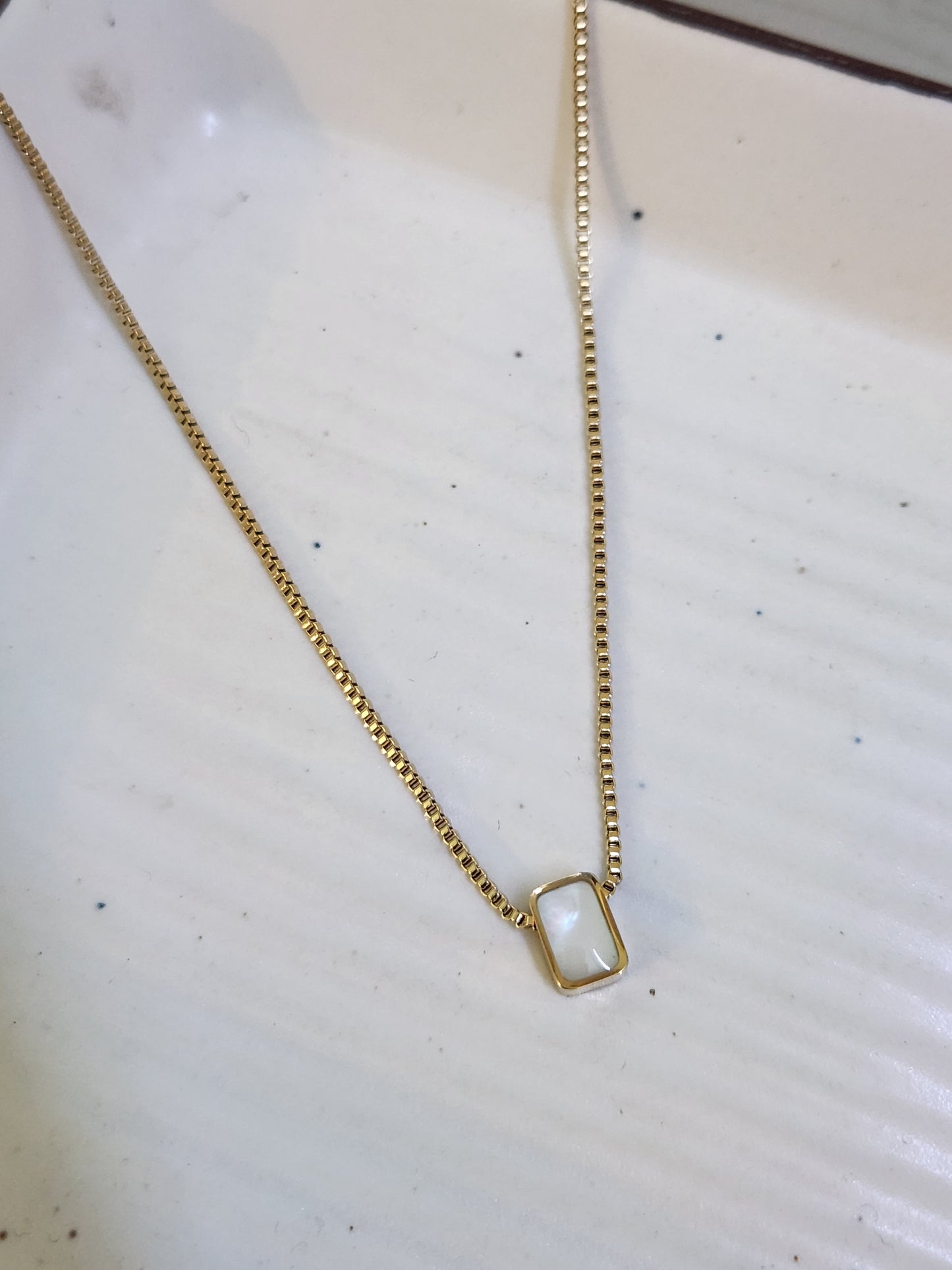 Mini Minimal Bead Necklace With White Stone