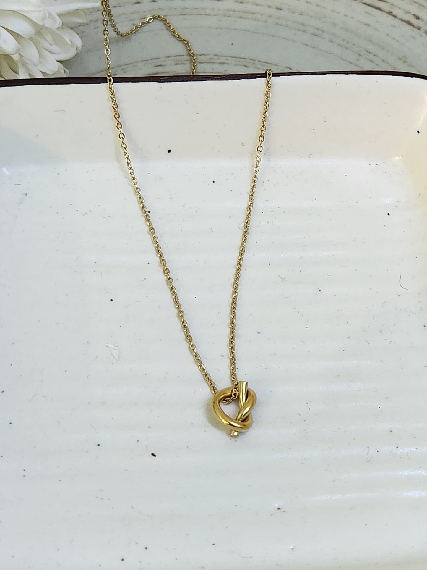 Cute Knot Necklace