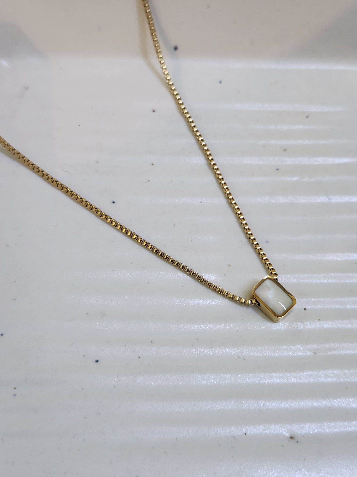 Mini Minimal Bead Necklace With White Stone