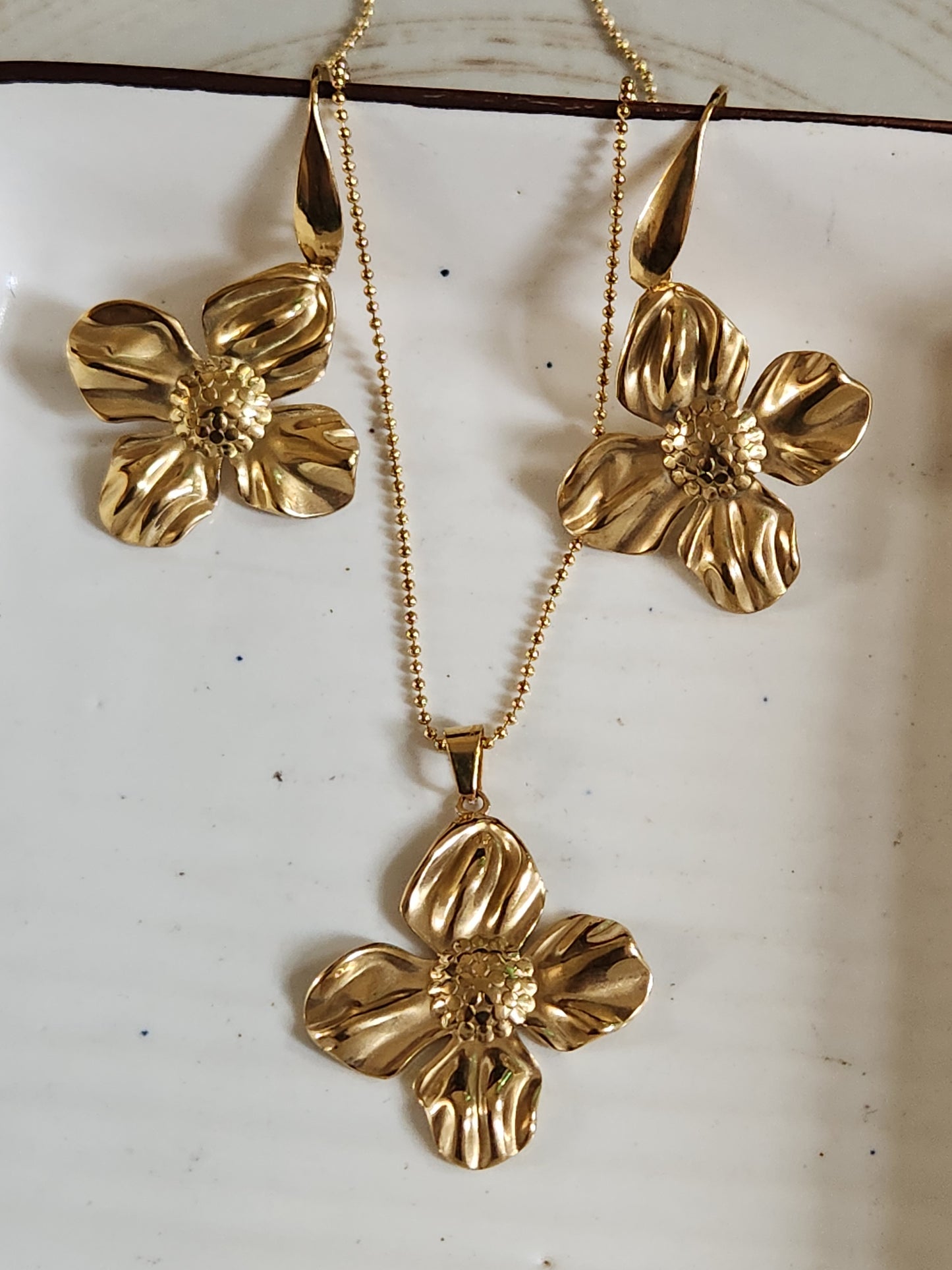 Wild Flow Necklace Set With Earrings