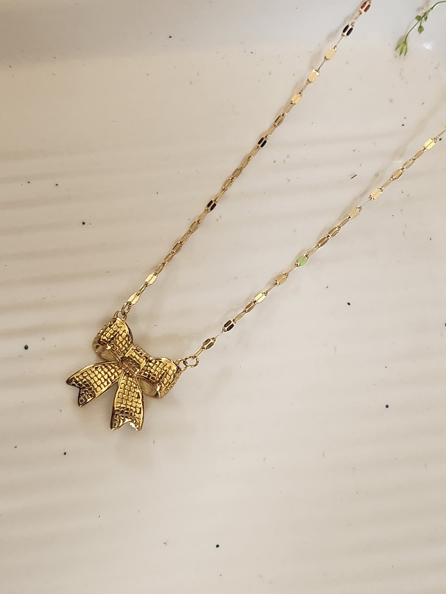 Bigfow Knotted Chain Necklace