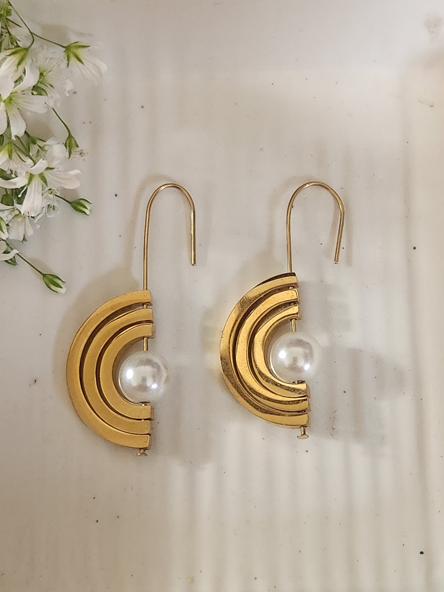 Half Circle Pearl Dangler