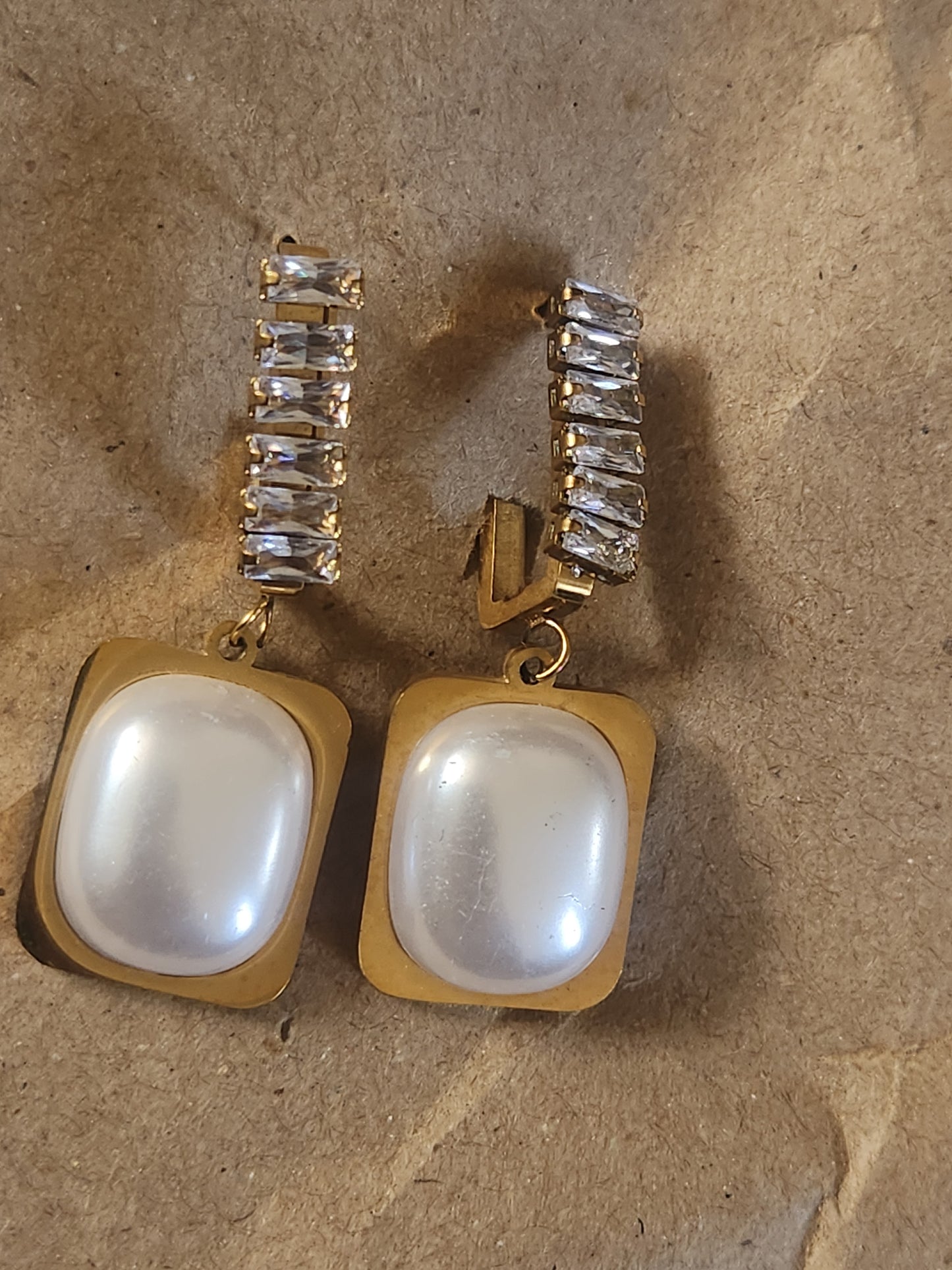 Dangler oval earrings