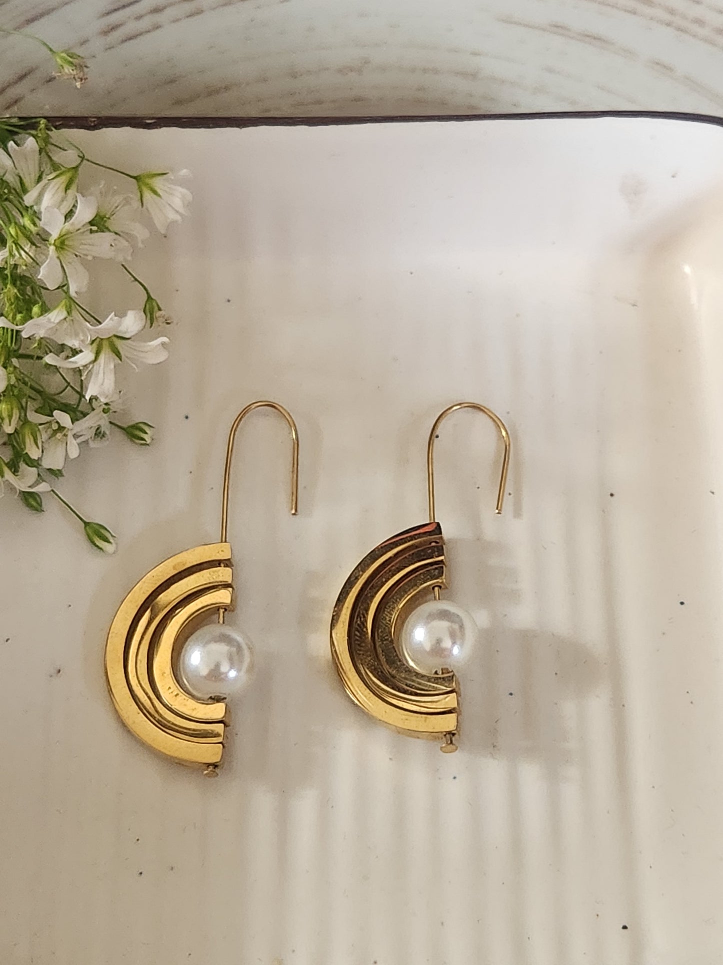 Half Circle Pearl Dangler