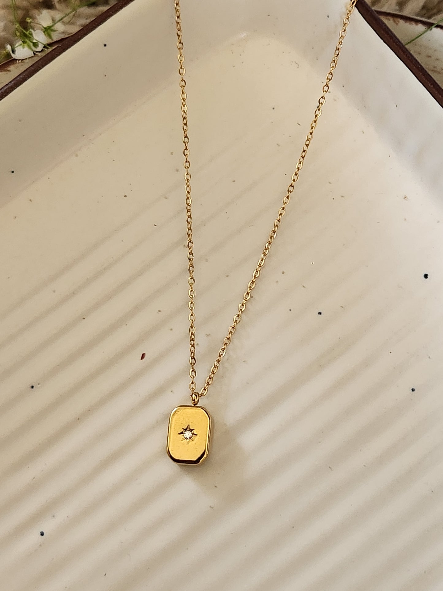 Shining Star Flock Necklace