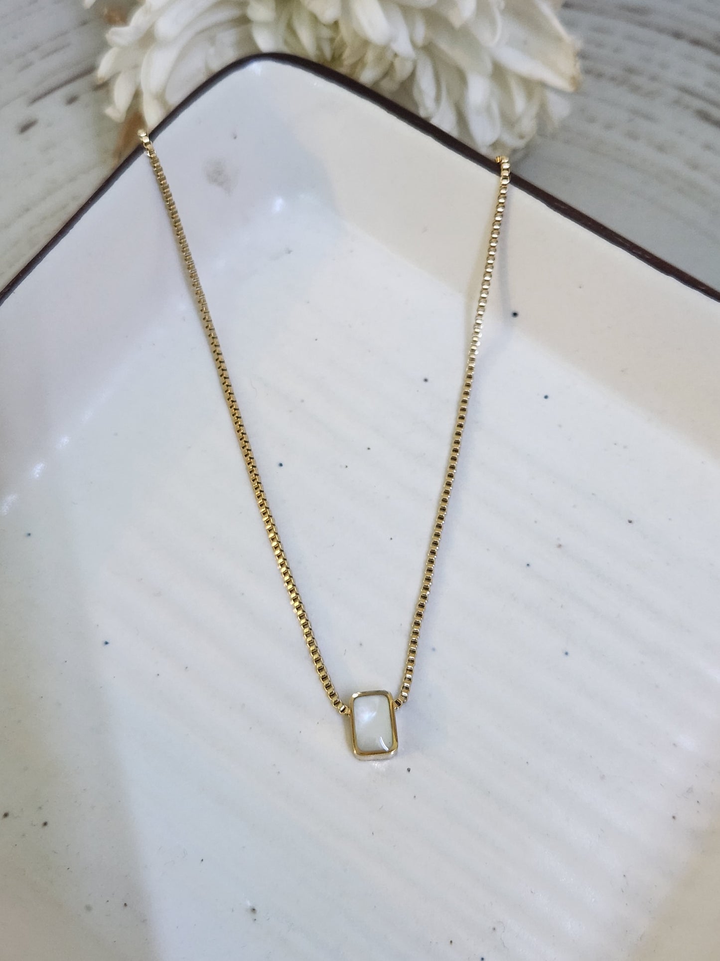 Mini Minimal Bead Necklace With White Stone