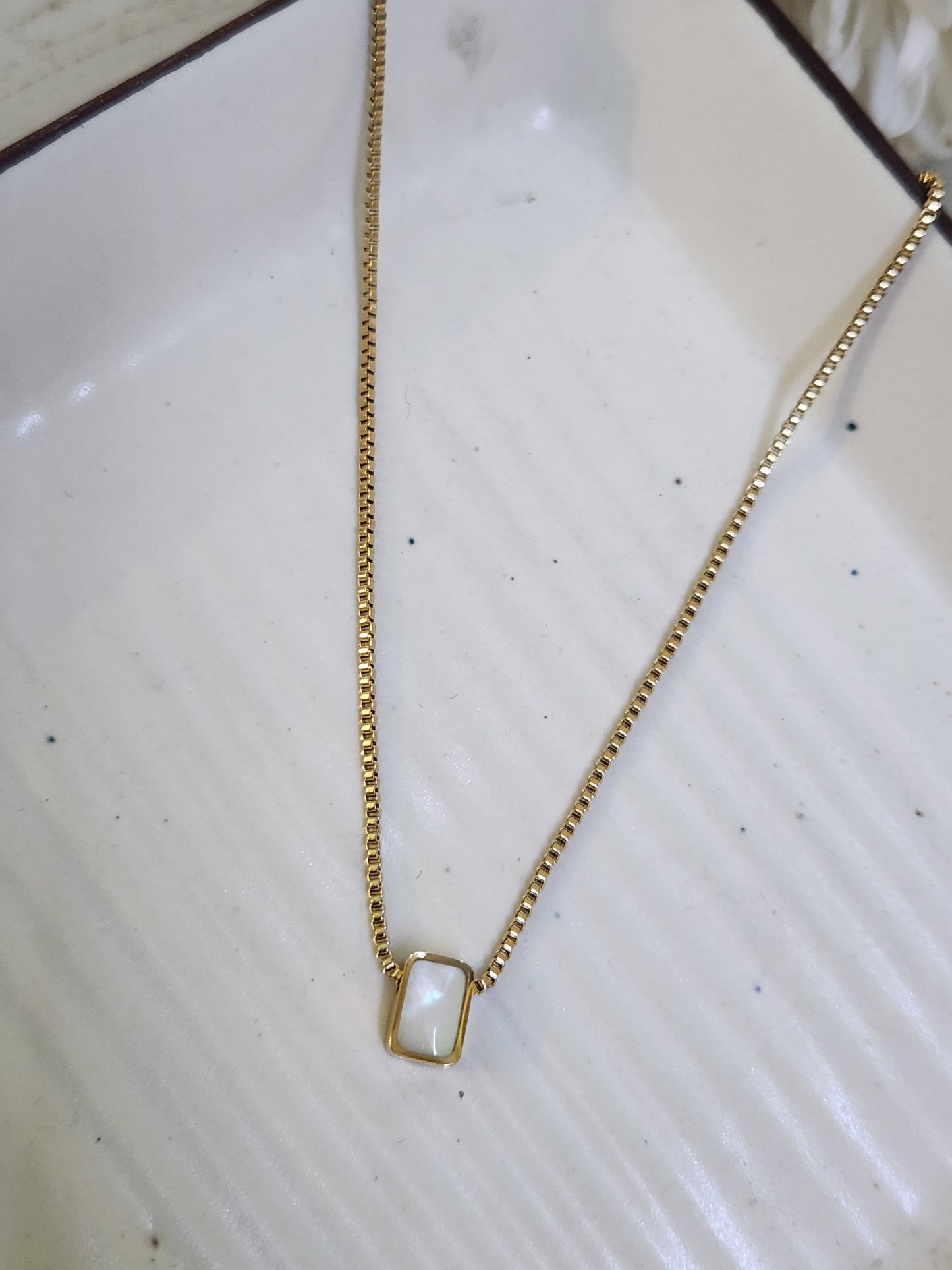 Mini Minimal Bead Necklace With White Stone